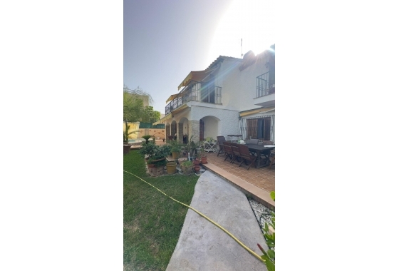 Resale - Villa - Orihuela Costa - Punta Prima