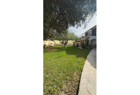 Resale - Villa - Orihuela Costa - Punta Prima