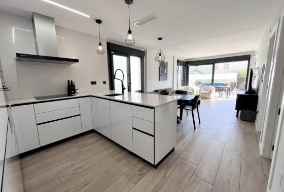 Resale - Villa - Torrevieja - Costa Blanca