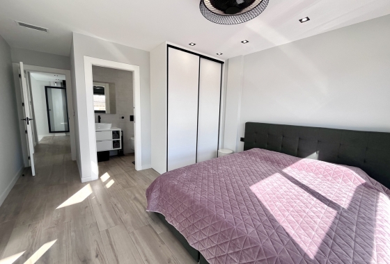 Resale - Villa - Torrevieja - Costa Blanca