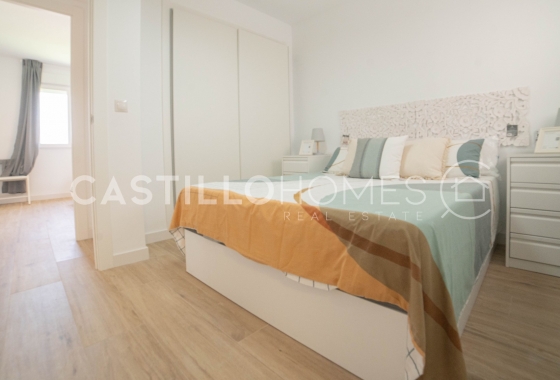 Återförsäljning - Lägenhet / lägenhet - Torrevieja - Punta Prima