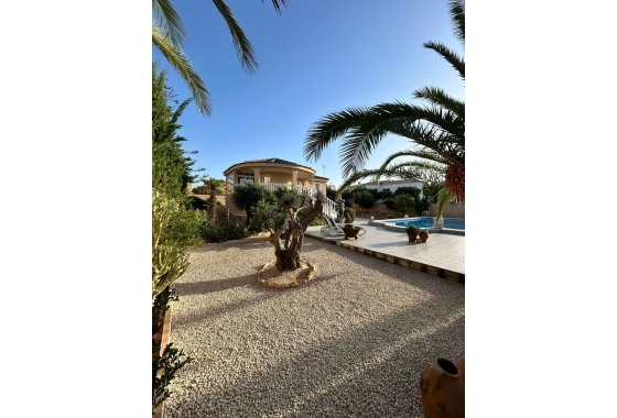 Reventa - Villa - Torrevieja - aguas nuevas