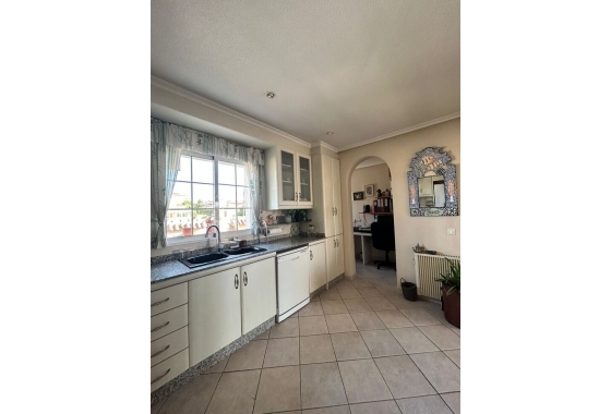 Reventa - Villa - Torrevieja - aguas nuevas
