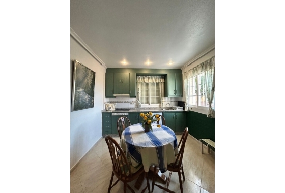 Reventa - Villa - Torrevieja - aguas nuevas