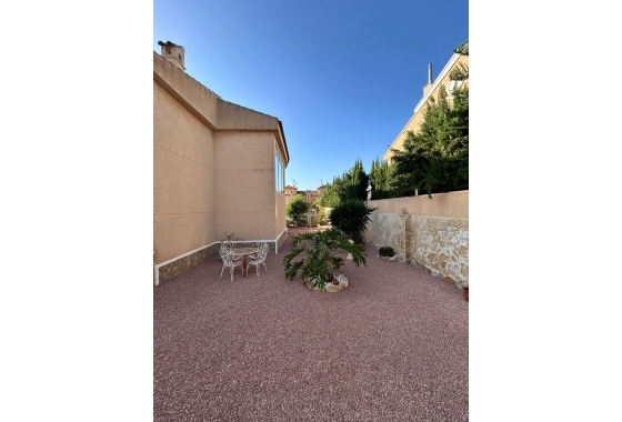 Reventa - Villa - Torrevieja - aguas nuevas