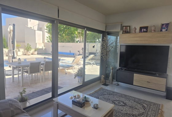 Resale - Villa - San Miguel de Salinas - Inland