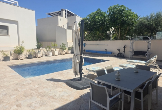 Resale - Villa - San Miguel de Salinas - Inland