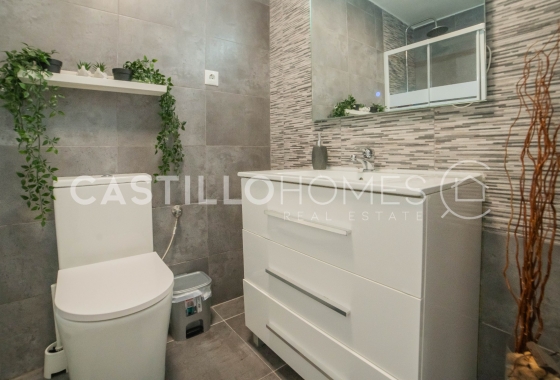 Resale - Apartment / flat - Torrevieja - Nueva Torrevieja - Aguas Nuevas