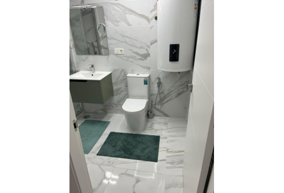 Resale - Apartment / flat - Torrevieja - Centro