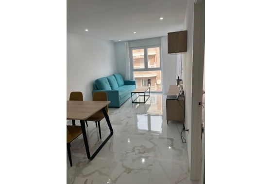 Resale - Apartment / flat - Torrevieja - Centro