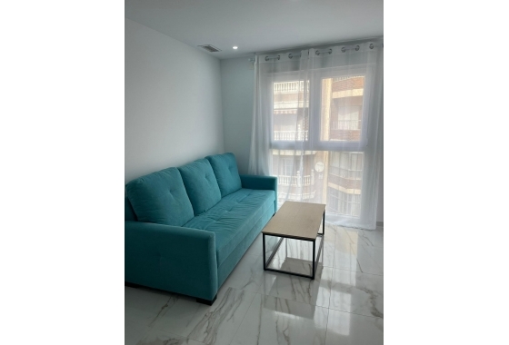Resale - Apartment / flat - Torrevieja - Centro