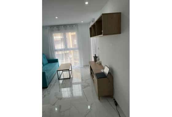 Resale - Apartment / flat - Torrevieja - Centro