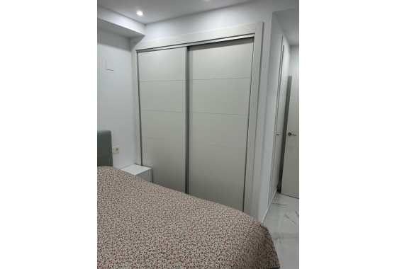 Resale - Apartment / flat - Torrevieja - Centro