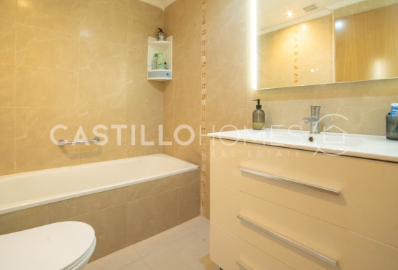 Wiederverkauf - Wohnung - Torrevieja - Centro