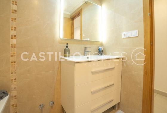 Wiederverkauf - Wohnung - Torrevieja - Centro