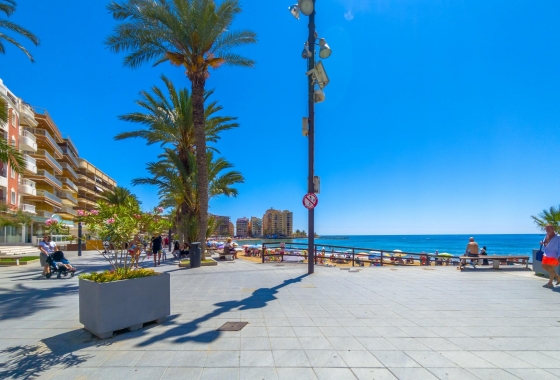 Resale - Apartment / flat - Torrevieja - Playa del Cura