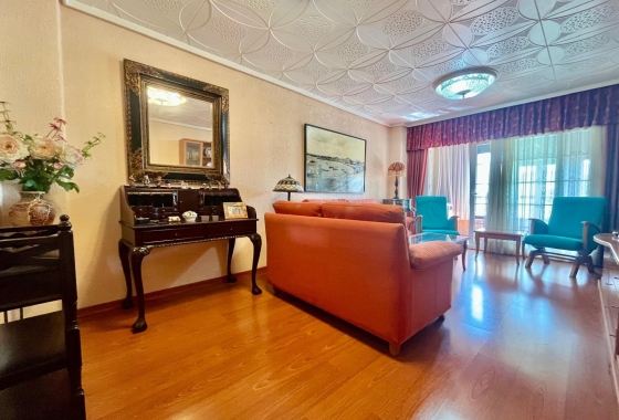 Resale - Apartment / flat - Torrevieja - Centro