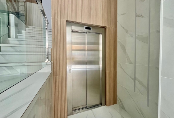 Resale - Apartment / flat - Torrevieja - Centro