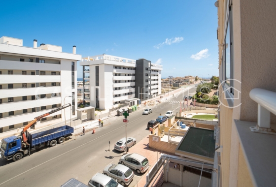 Resale - Apartment / flat - Torrevieja - La Mata