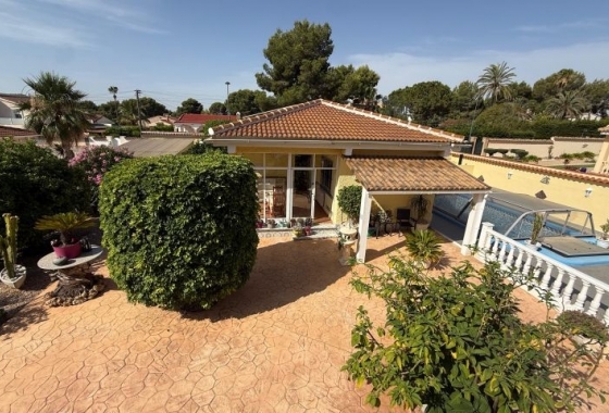 Resale - Villa - Pinar de Campoverde - Inland