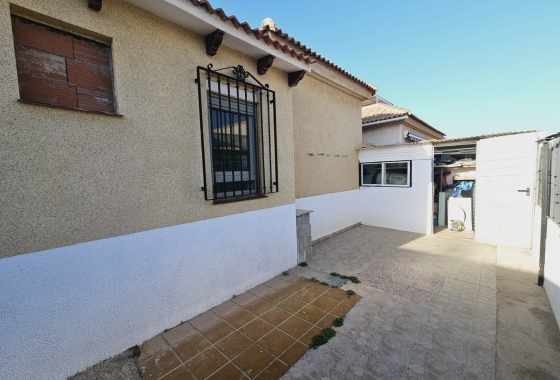 Herverkoop - Chalet - Torrevieja - Los Frutales