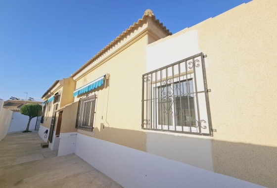 Herverkoop - Chalet - Torrevieja - Los Frutales