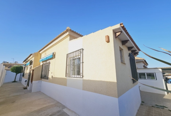 Herverkoop - Chalet - Torrevieja - Los Frutales