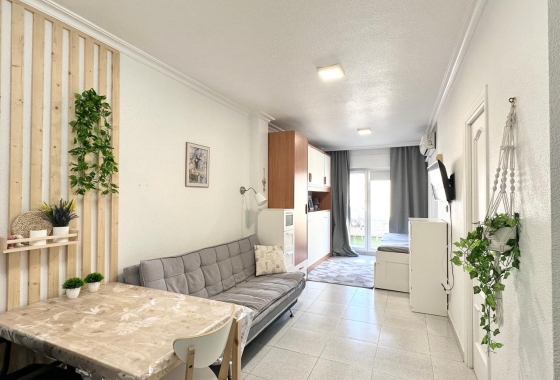 Herverkoop - Studio - Torrevieja - Centro