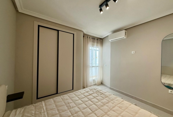Resale - Apartment / flat - Torrevieja - Playa del Cura