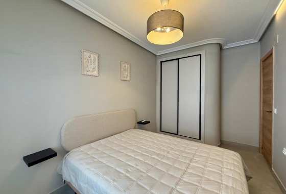 Resale - Apartment / flat - Torrevieja - Playa del Cura