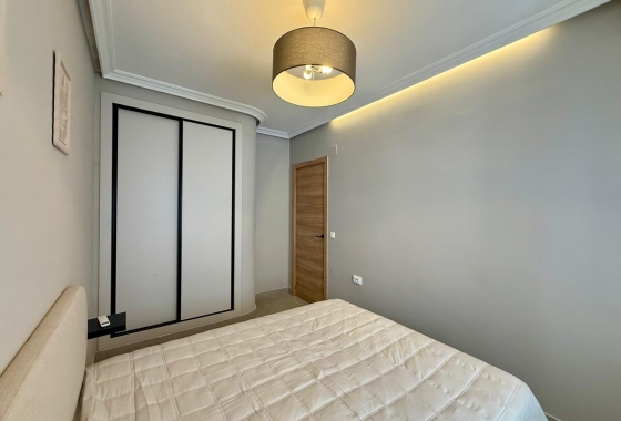 Resale - Apartment / flat - Torrevieja - Playa del Cura