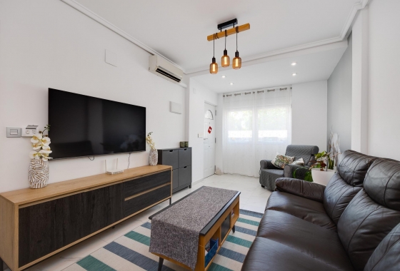 Resale - Townhouse - Torrevieja - aguas nuevas
