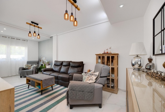 Resale - Townhouse - Torrevieja - aguas nuevas
