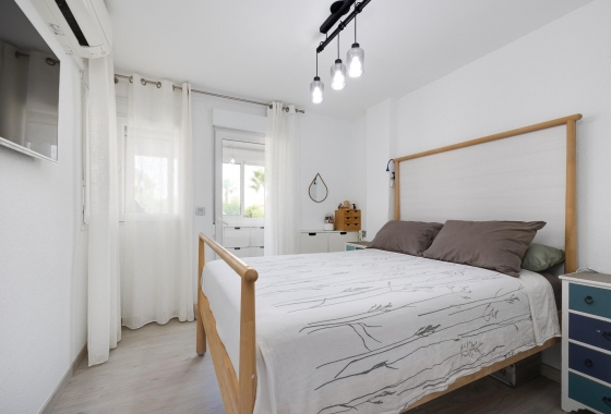 Resale - Townhouse - Torrevieja - aguas nuevas