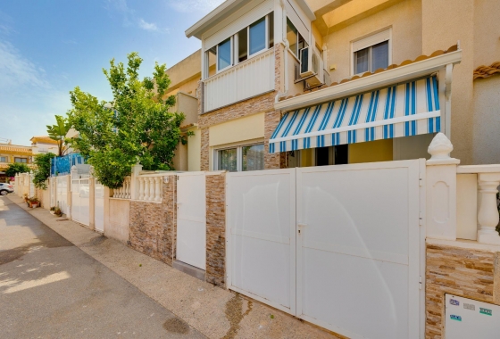 Resale - Townhouse - Torrevieja - aguas nuevas