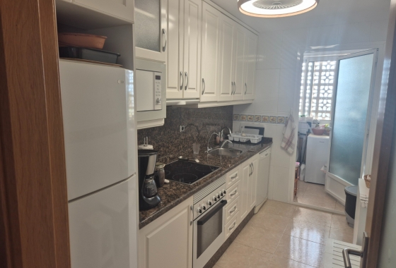 Resale - Apartment / flat - La Mata