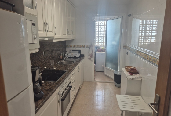 Resale - Apartment / flat - La Mata