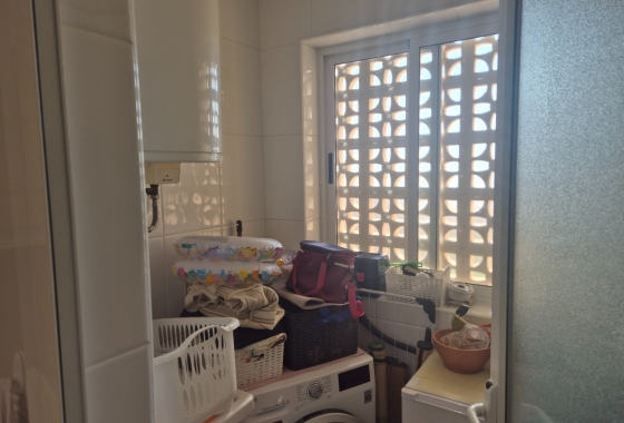 Resale - Apartment / flat - La Mata