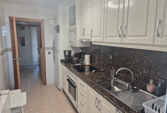Resale - Apartment / flat - La Mata