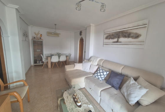 Resale - Apartment / flat - La Mata