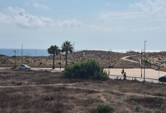 Resale - Apartment / flat - La Mata