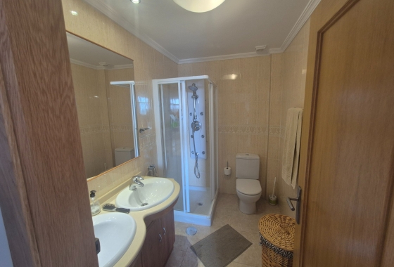 Resale - Apartment / flat - La Mata