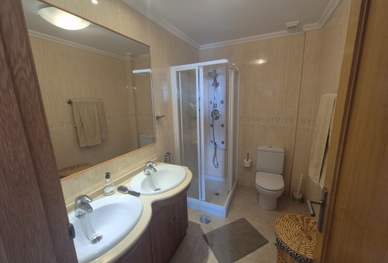 Resale - Apartment / flat - La Mata