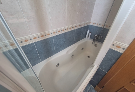 Resale - Apartment / flat - La Mata
