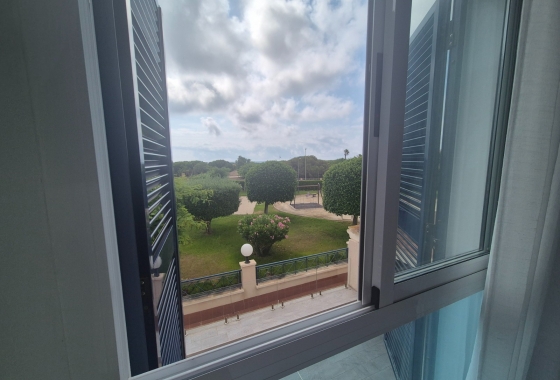 Resale - Apartment / flat - La Mata