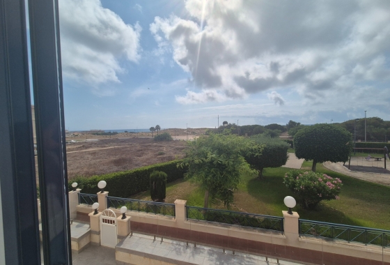 Resale - Apartment / flat - La Mata