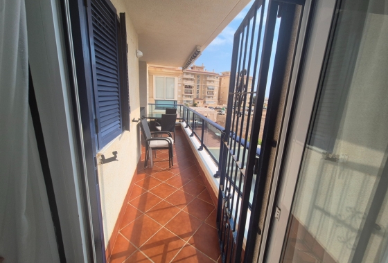 Resale - Apartment / flat - La Mata