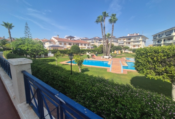 Resale - Apartment / flat - La Mata