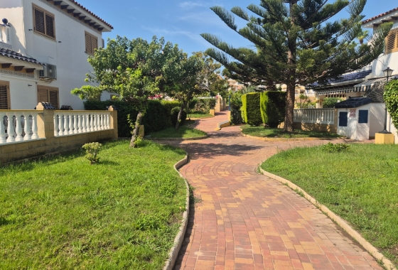 Resale - Apartment / flat - La Mata