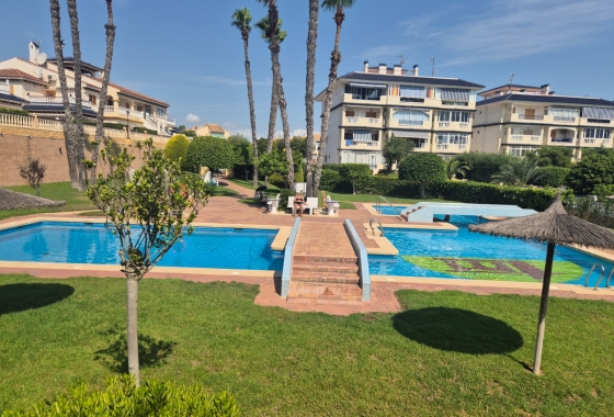 Resale - Apartment / flat - La Mata